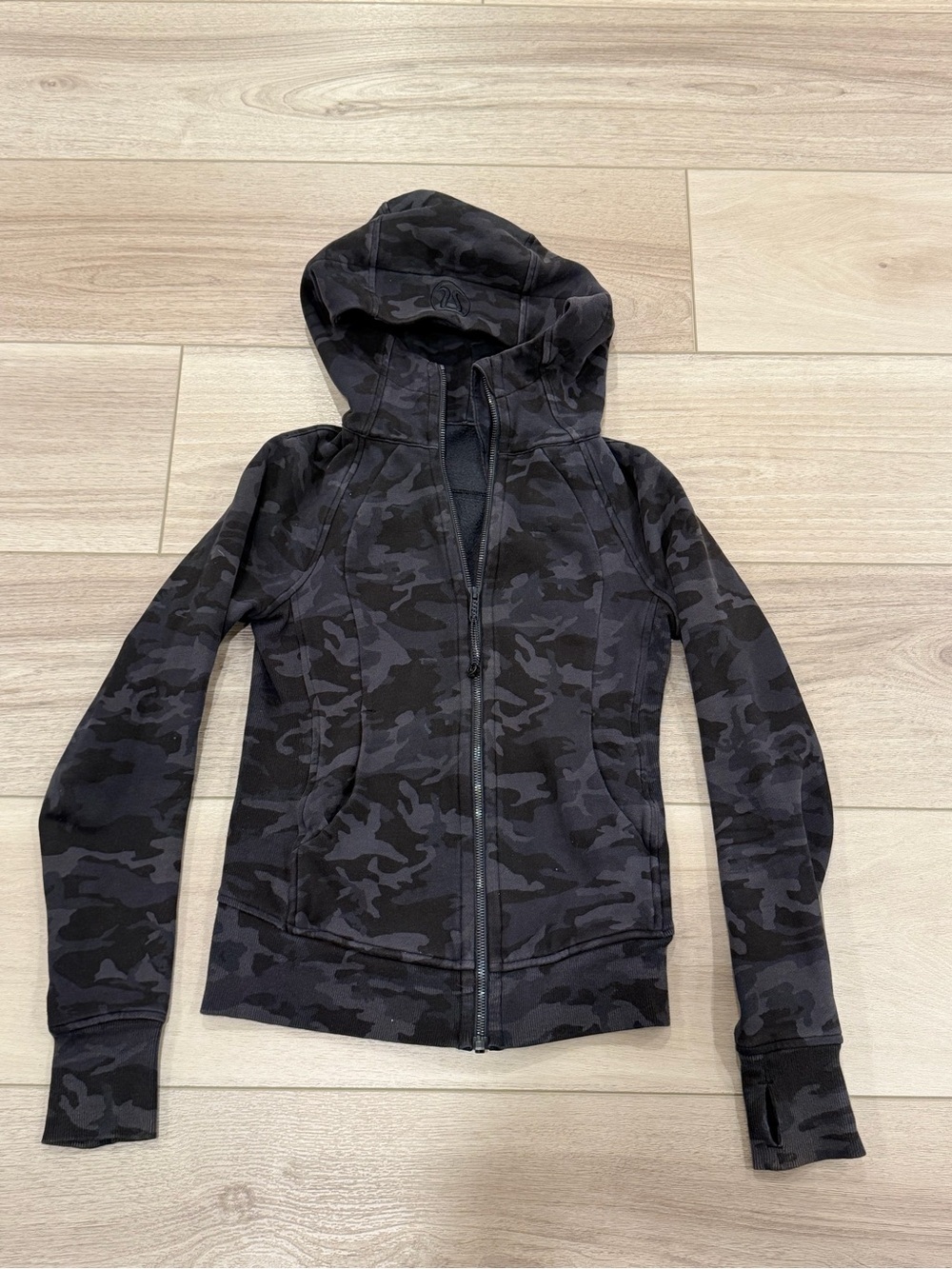 Lululemon Scuba Hoodie Light Cotton Fleece Incognito Camo Multi Grey Women 2